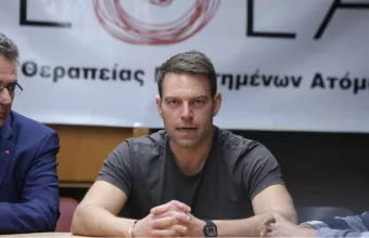 Παίρνει πίσω τα περί “κομματικής πειθαρχίας” ο Στέφανος Κασσελάκης, μετά τις αντιδράσεις που προκλήθηκαν στο εσωτερικό του ΣΥΡΙΖΑ