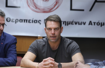 Παίρνει πίσω τα περί “κομματικής πειθαρχίας” ο Στέφανος Κασσελάκης, μετά τις αντιδράσεις που προκλήθηκαν στο εσωτερικό του ΣΥΡΙΖΑ