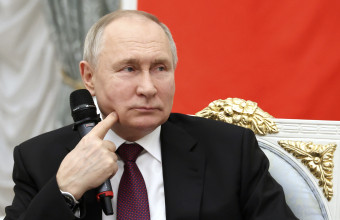 Αρχηγός των κατασκόπων Πούτιν υπόσχεται να αποτρέψει παρεμβάσεις στις εκλογές