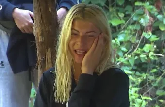 Survivor 2024 στον ΣΚΑΪ: Η Όλγα Πηλιάκη παραμιλάει στον ύπνο της