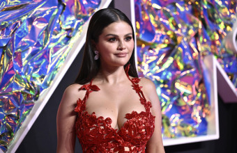 Η Selena Gomez κατάφερε να γίνει δισεκατομμυριούχος