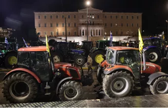Η αντικυβερνητική διαδήλωση της...κυβέρνησης