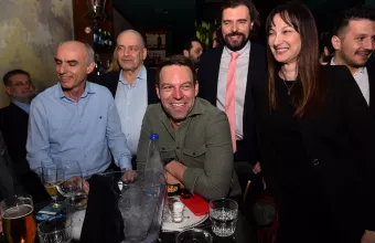 Μαλώνεις;