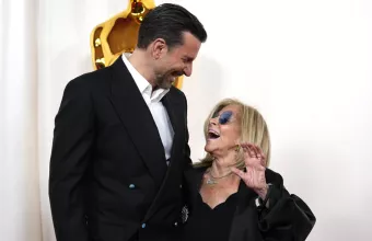 O Bradley Cooper με τη μητέρα του 