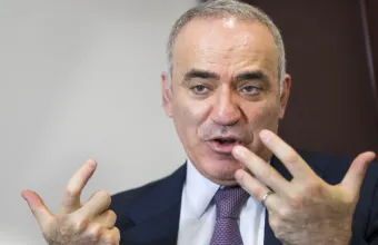Ο Γκάρι Κασπάροφ συνελήφθη από τους Ρώσους
