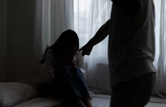 Τριχωνίδα: 32χρονη, θύμα άγριου ξυλοδαρμού από τον σύζυγό της