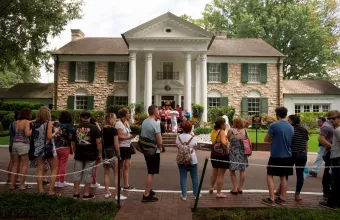 Graceland: Σε δημοπρασία η θρυλική έπαυλη του Έλβις Πρίσλεϊ