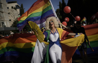 Χιλιάδες μέλη της κοινότητας ΛΟΑΤΚΙ+ παρέλασαν στην Ιερουσαλήμ