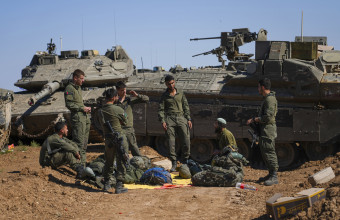 Ο ισραηλινός στρατός ανακοίνωσε ότι σημείο διέλευσης προς τη Γάζα που μόλις άνοιξε, έγινε στόχος ρουκετών