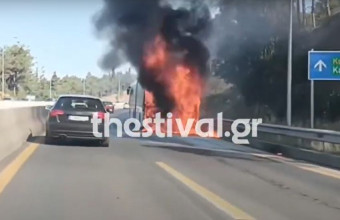 Θεσσαλονίκη: Στις φλόγες λεωφορείο του ΟΑΣΘ - Δείτε βίντεο