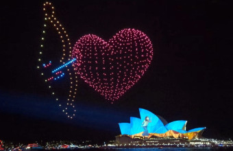 Το απίθανο Drone Show της αγάπης στο Sydney