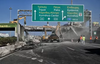 Άνοιξε η εθνική οδός προς Κόρινθο