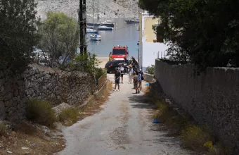 Σύμη, έρευνες για τον Michael Mosley