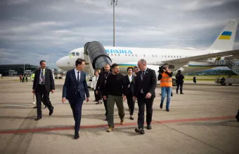 Στη Γερμανία ο Ζελένσκι: Πιέζει τη Δύση για περισσότερα όπλα μεγάλου βεληνεκούς