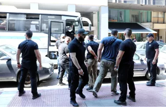 Κύκλωμα εκβιαστών: Προφυλακίστηκαν 5 από τους 6 κατηγορούμενους – Ανάμεσά τους η «Νάνσυ», εγκέφαλος της σπείρας