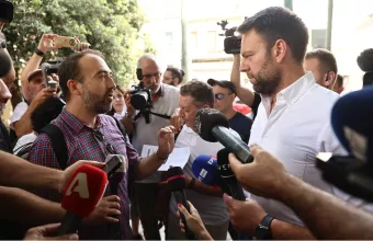 Κασσελάκης με εργαζομένους Αυγής