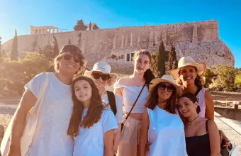 Στην Ελλάδα οικογενειακά η Λάουρα Παουζίνι