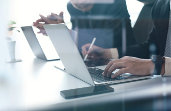 Μαρινάκης: «Fake news» τα περί 6ήμερης εργασίας – 10 ερωταπαντήσεις για το τι ισχύει πραγματικά 