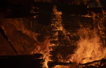 Φωτιά στον «Βαρνάβα»:  Πολίτες με αναπνευστικά προβλήματα στο νοσοκομείο