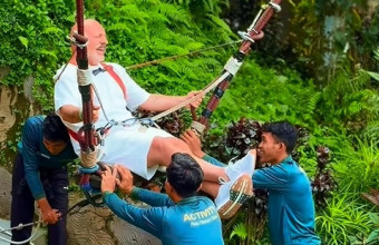 Νίκος Μουτσινάς: Και κούνια -ξανά- και zipline και αγκαλιές με ελεφαντάκια!