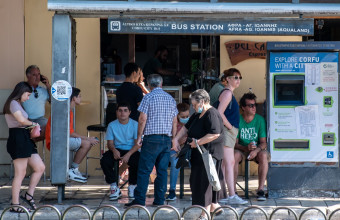 ΚΤΕΛ Κέρκυρας: Σε διαθεσιμότητα ο οδηγός που έβριζε έξαλλος τους τουρίστες