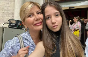 Συγκλονίζει η Ζήνα Κουτσελίνη: «Μαμά ακόμη σου τηλεφωνώ τις Κυριακές»
