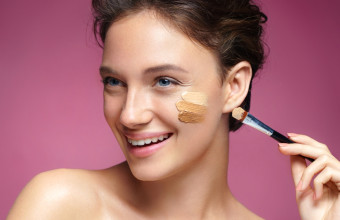 Concealer ή Foundation: Ποιο έρχεται πρώτο;