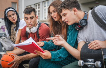 Ρεκόρ αιτήσεων για τις 50 δωρεάν Επαγγελματικές Σχολές Μαθητείας της ΔΥΠΑ