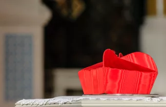 «Τρύπα» στα ταμεία της ελληνικής Καθολικής Εκκλησίας