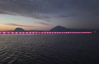 Pink the city 2024: Στα "ροζ" για 7η χρονιά ο κυματοθραύστης της Πάτρας