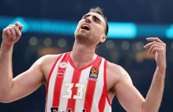 Μπάσκετ: Eίδε το νικηφόρο σερί του να τελειώνει στο Βελιγράδι ο Ολυμπιακός