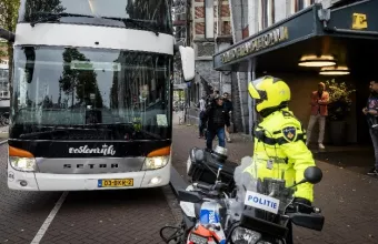 Ολλανδικά ΜΜΕ: Κίνδυνος κατάρρευσης κυβέρνησης από επεισόδια στο Άμστερνταμ
