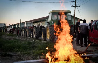 Αγροτικές κινητοποιήσεις: Κλιμακώνουν τα μπλόκα οι αγρότες της Θεσσαλίας