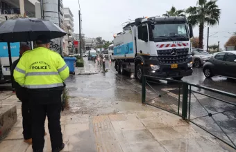 Άλιμος: Γέμισε ξανά λύματα η παραλιακή 