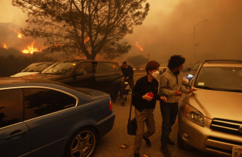 Πυρκαγιά εξαπλώνεται με τρομακτική ταχύτητα στο Λος Άντζελες - Εσπευσμένες απομακρύνσεις κατοίκων