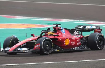 Formula 1- Χάμιλτον: Ο Χάμιλτον τράκαρε τη Ferrari 