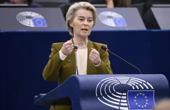 Η Φον ντερ Λάιεν «βάζει φωτιά» στην περιβαλλοντική γραφειοκρατία της ΕΕ