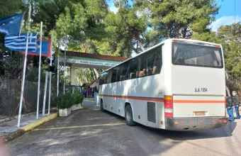 Σεισμοί στην Σαντορίνη: Στις κατασκηνώσεις του Αγίου Ανδρέα οι πρώτοι 104 κάτοικοι 