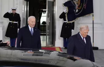  Ο Τραμπ στερεί από τον Μπάιντεν την πρόσβαση σε απόρρητες πληροφορίες