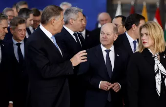g7