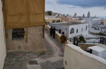 Σαντορίνη: Επικαιροποιήθηκαν τα έκτακτα μέτρα λόγω σεισμών 