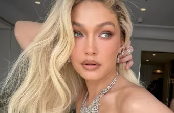 Το ‘FOB’ haircut της Gigi Hadid είναι το απόλυτο vintage glamour