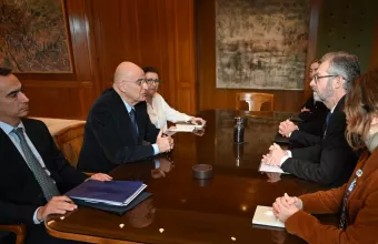 Δένδιας