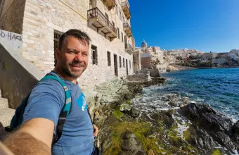 Happy Traveller στη Σύρο