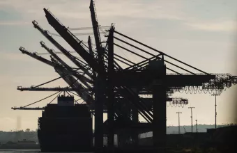 Σαγκάη: Αύξηση ρεκόρ στη διακίνηση containers στο λιμάνι στη σκιά των δασμών του Τραμπ 