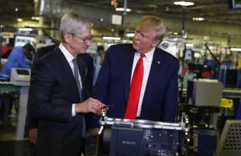 Τραμπ: Μίλησα με τον Τικ Κουκ, η Apple θα χτίσει εργοστάσια στις ΗΠΑ αντί στο Μεξικό