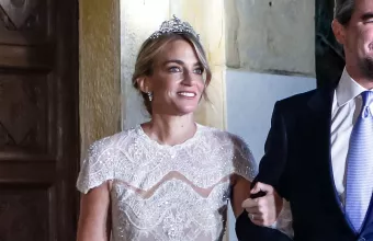 Χρυσή Βαρδινογιάννη: Τι συμβολίζει η τιάρα που φόρεσε στον γάμο 