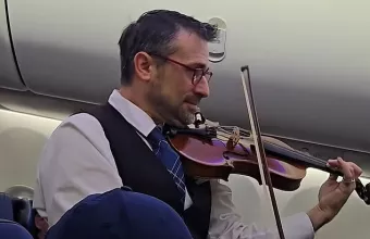 αεροσυνοδος βιολί