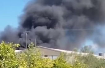 Φωτιά σε αποθηκευτικό χώρο εργοστασίου με πλαστικά στο Γομοστό