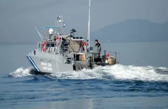 Ερευνες για τον εντοπισμό ανήλικης σε φουσκωτή λέμβο στον Ιμερο
